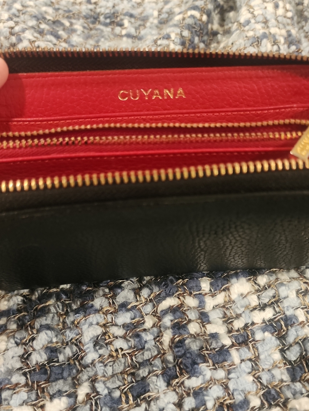Cuyana Black Leather Zip Wallet with Red Interior and Gold Hardware - Quality